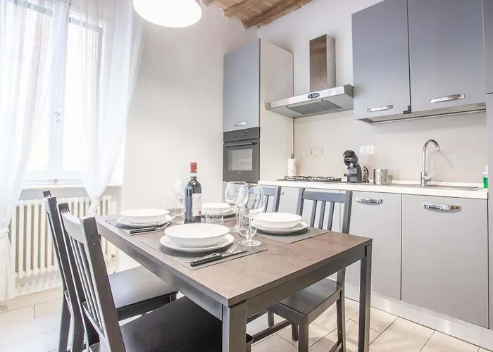 Suite N1 - Elegante Trilocale In Centro